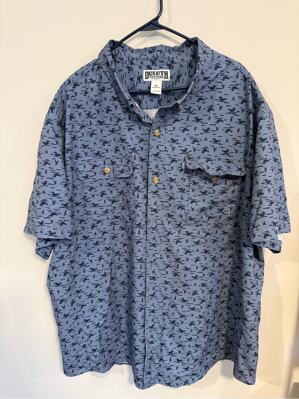 Duluth Trading Co Blue Short-Sleeve Button-Up Shirt with Dark Print
